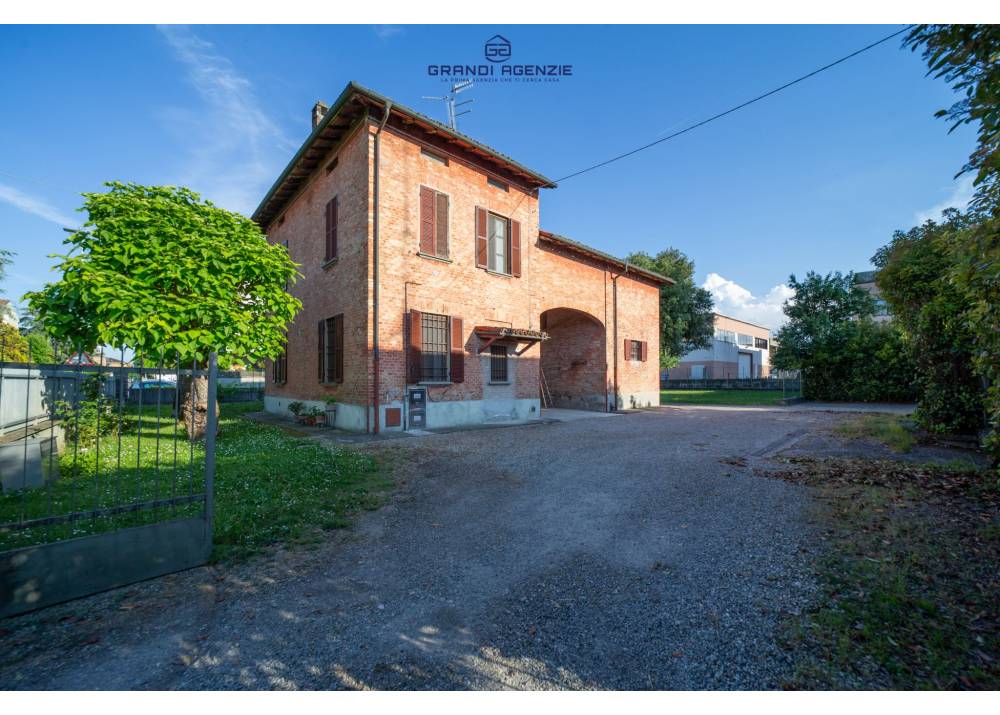 Vendita Casa Indipendente a Parma quadrilocale  di 180 mq